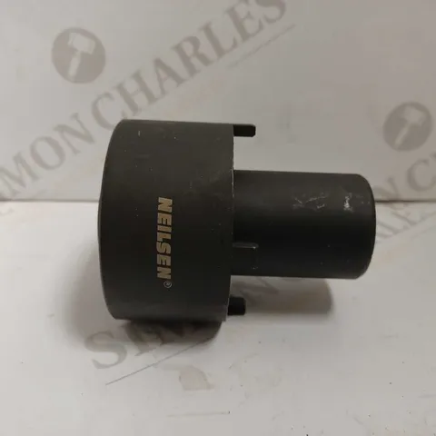 NEILSEN REAR HUB NUT SOCKET