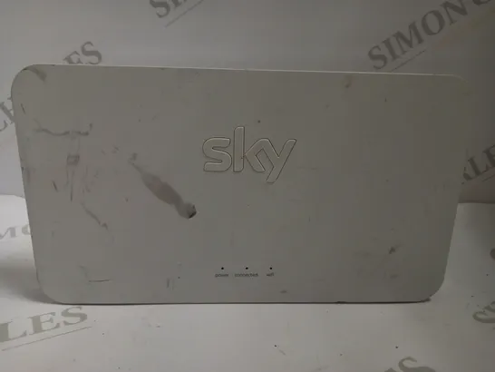 SKY Q WIRELESS WIFI BOOSTER - WHITE SE210