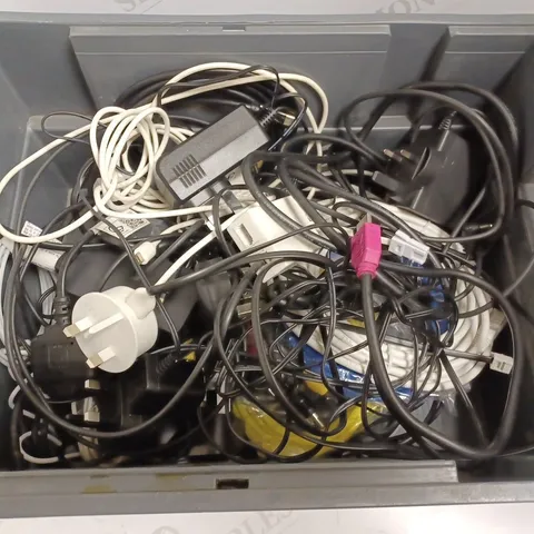 BOX OF APPROX 10 ASSORTED CABLES FOR VARIOUS ITEMS