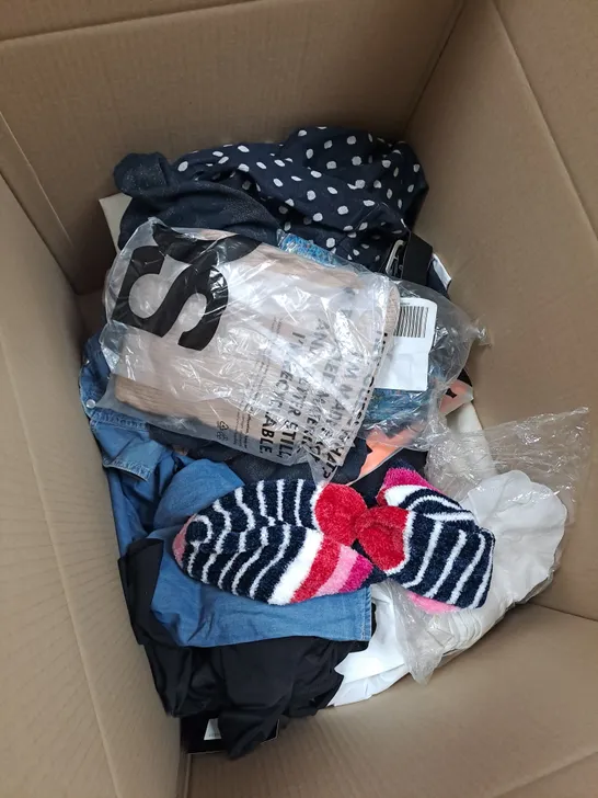 BOX OF APPROXIMATELY 20 ASSORTED CLOTHING ITEMS VARYING IN SIZE/COLOUR/STYLE TO INCLUDE: TOPS, TROUSERS, JUMPERS