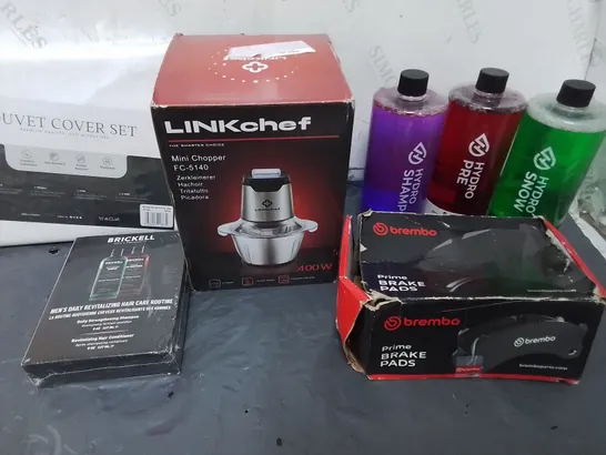 LOT OF APPROXIMATELY 15 ASSORTED HOUSEHOLD ITEMS TO INCLUDE LINKCHEF MINI CHOPPER, BREMBO BRAKEPADS, ALIVIO AIR BED AND YOGA MATS 