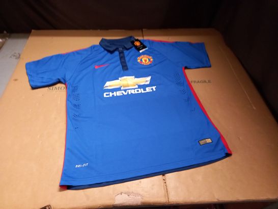 NIKE STYLE MANCHESTER UNITED FOOTBALL SHIRT - XL