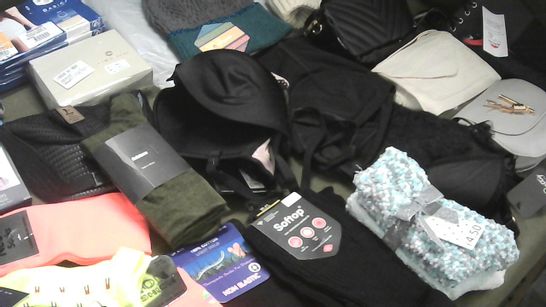 LOT OF ASSORTED CLOTHING ACCESSORIES TO INCLUDE SOCKS, HATS AND BAGS