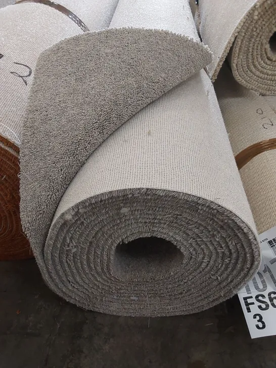 ROLL OF QUALITY LINGDALE ELITE AYSGARTH CARPET // SIZE: APPROX 4 X 7.64m