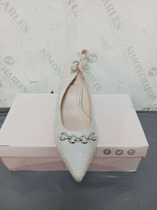 BOXED PAIR OF CAPOLLINI ELOISE PEARL SLING SHOES SIZE 41