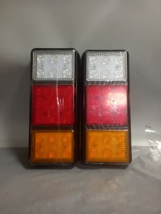 REAR SET OF TRAILER LIGHTS 