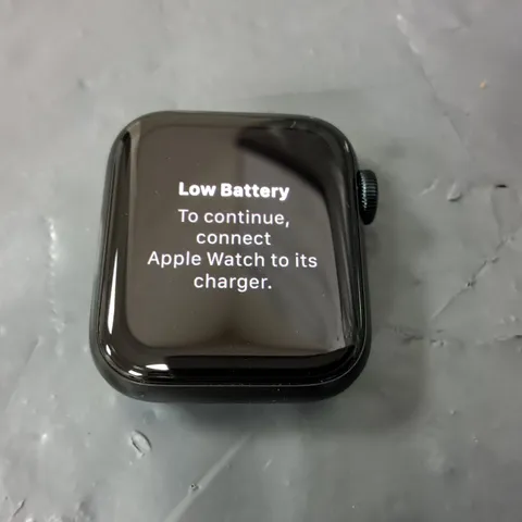 APPLE WATCH SE 40MM WITH STRAP