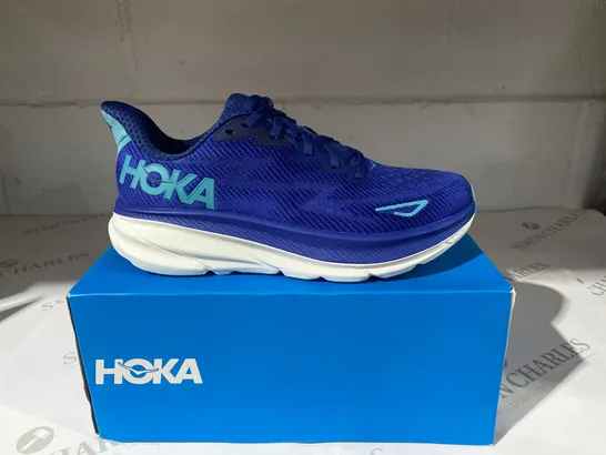 BOXED PAIR OF HOKA BLUE TRAINERS SIZE 5.5