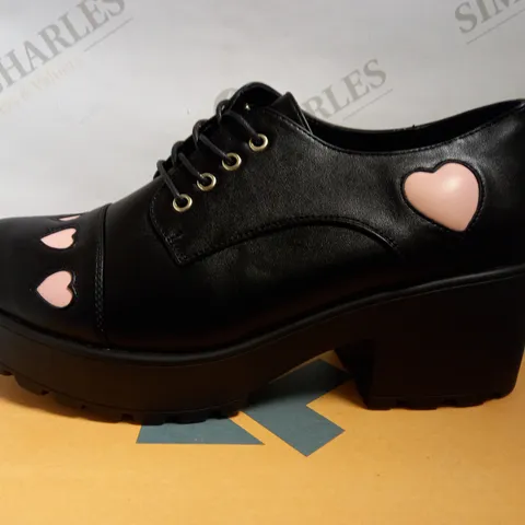 KOI VEGAN TENNIN HEART SHOES - BLACK SIZE 10