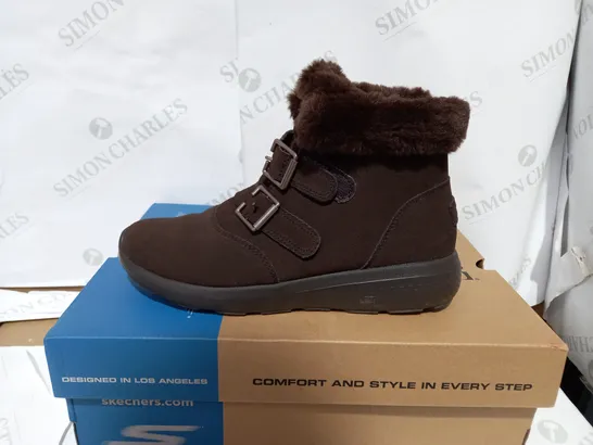 BOXED PAIR OF SKECHERS CHOCOLATE WINTER BOOTS - SIZE 5.5