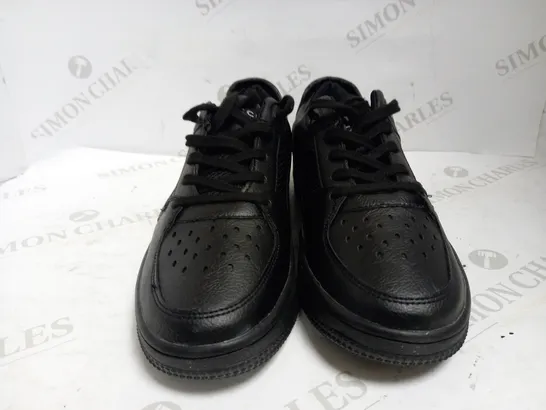 NICCE KENDRICK BLACK TRAINERS UK SIZE 9