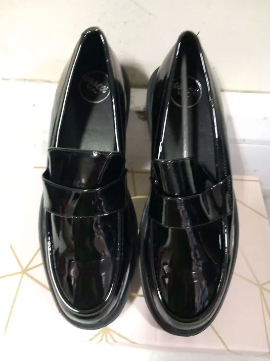 BOXED ESSEX GLAM BLACK PATENT SIZE 6