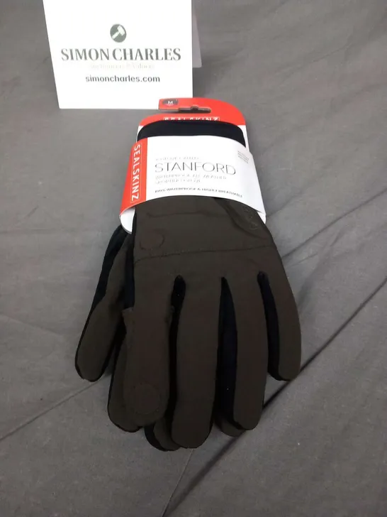 SEALSKINZ A GLOVE CALLED STANFORD WATERPROOF ALL WEATHER SPORTING GLOVES SIZE M