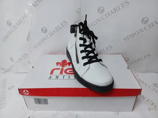 RIEKER HIGH TOP TRAINER CUFF IN WHITE SIZE 5 - BOXED 