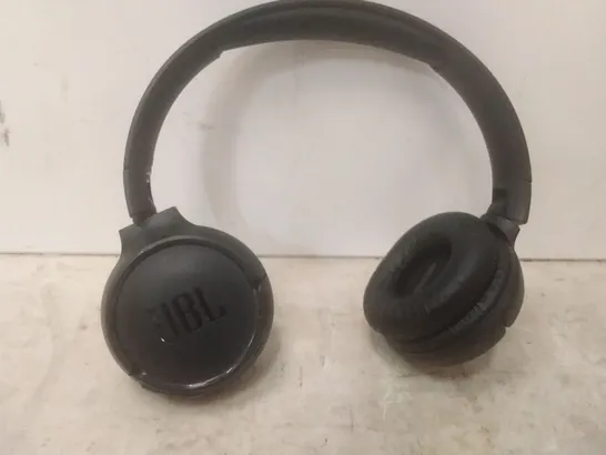 BOXED JBL WIRELESS HEADPHONES 