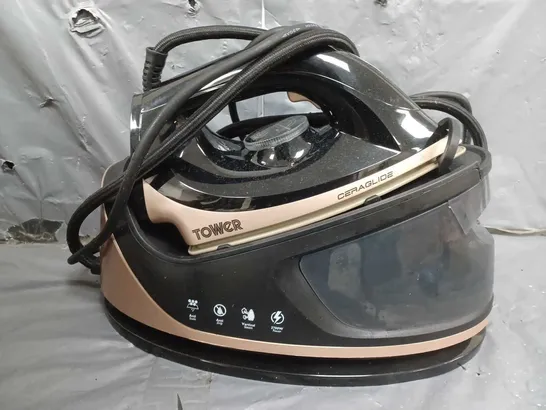 TOWER CERAGLIDE STEAM GENERATOR IRON 2700W - BLACK/GOLD