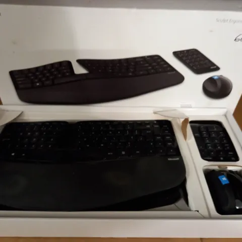 BOXED MICROSOFT SCULPT ERGONOMIC DESKTOP SET