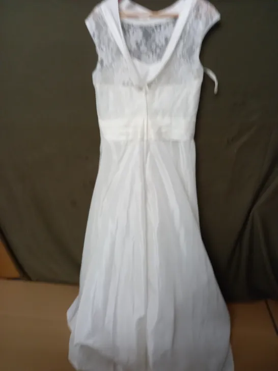 BERKETEX BRIDE EMILY FOX WEDDING DRESS - 18