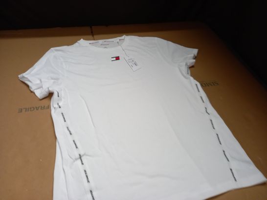 TOMMY SPORT TAPE T-SHIRT IN WHITE - L