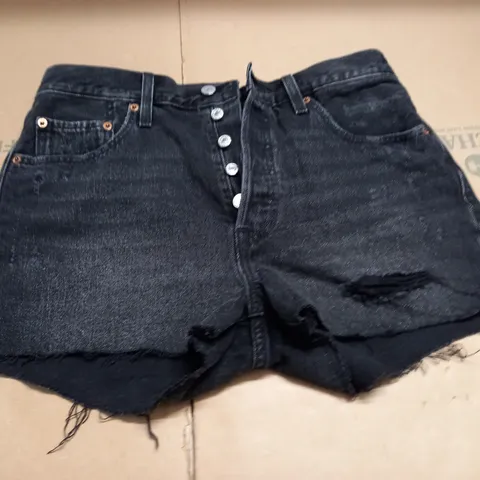 LEVIS BLACK DENIM SHORTS - W29