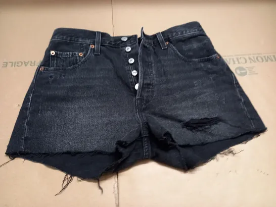 LEVIS BLACK DENIM SHORTS - W29