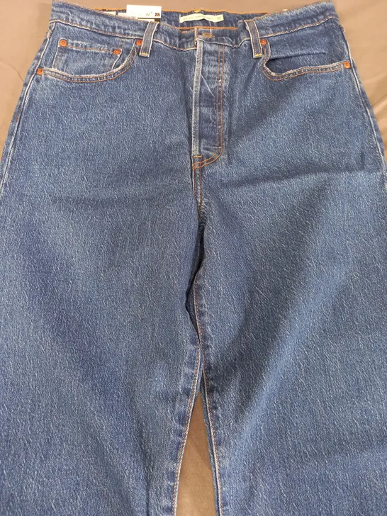 LEVI'S RIBCAGE STRAIGHT ANKLE JEANS IN BLUE SIZE 32/27