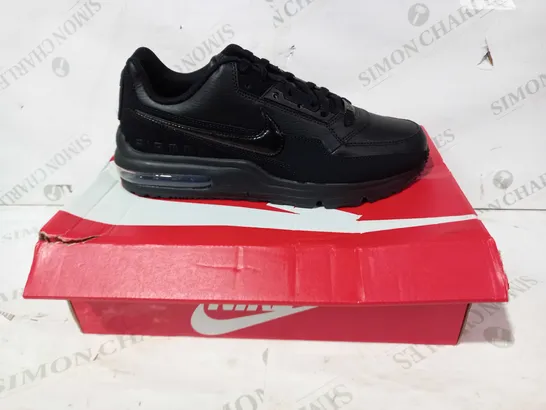 BOXED PAIR OF NIKE AIR MAX LTD 3 SHOES IN BLACK UK SIZE 8