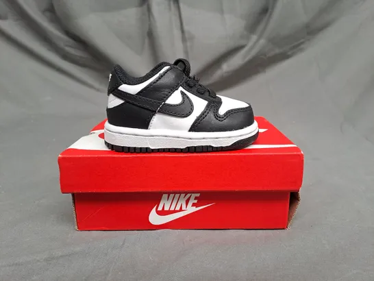 BOXED PAIR OF NIKE DUNK LOW SHOES IN WHITE/BLACK SIZE 2.5