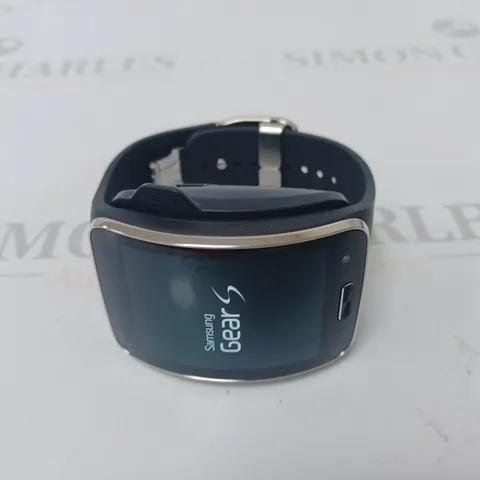 SAMSUNG GEAR S SMART WATCH WITH BATTERY PACK