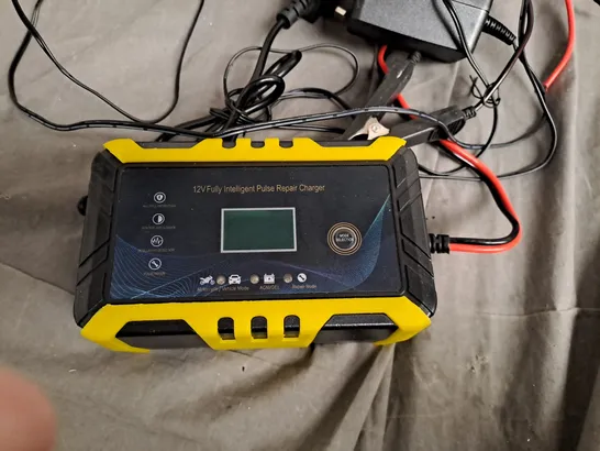 12V CAR BATTERY CHARGER 