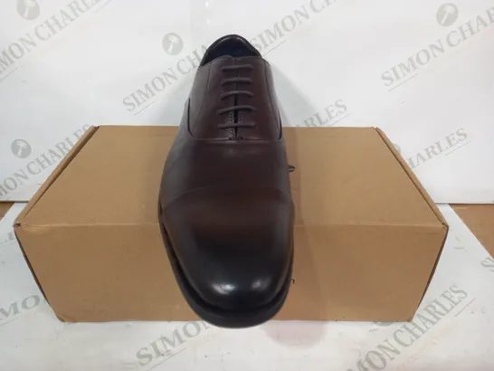 BOXED PAIR OF DUNE LONDON LEATHER LACE UP SHOES IN BROWN UK SIZE 12