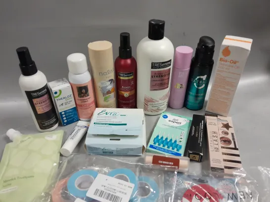 BOX OF APPROXIMATELY 15 COSMETIC ITEMS TO INCLUDE TRESEMME CONDITIONER, BIO-OIL, MASCARA, ETC