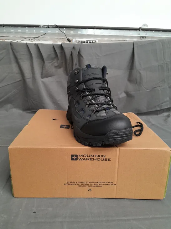 BOXED PAIR OF MOUNTAIN WAREHOUSE WATERPROOF HIKING BOOTS SIZE 10.5