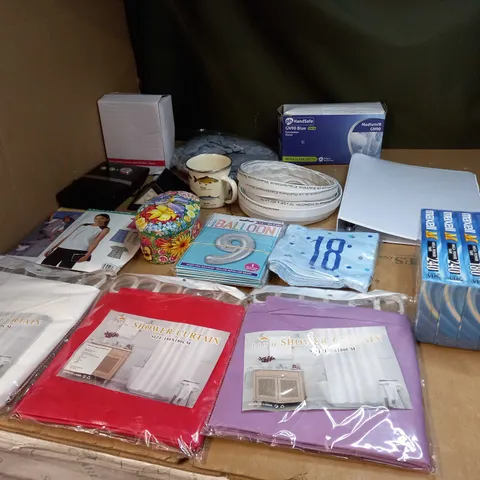 LOT OF ASSORTED ITEMS TO INCLUDE; SHOWER CURTAINS, BIRTHDAY DECORATIONS AND WALL LIGHTS