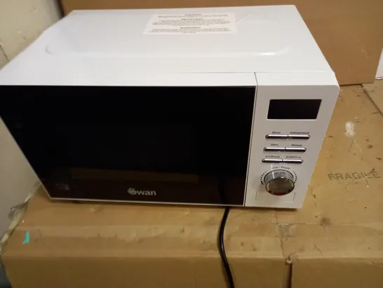 SWAN 20L 700W DIGITAL MICROWAVE - WHITE RRP £54