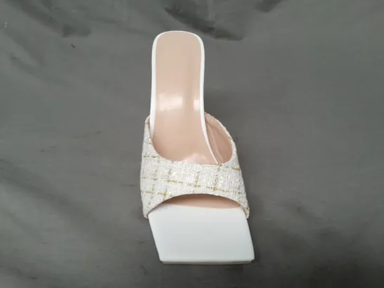 BOXED PAIR OF DESIGNER OPEN TOE HEELED SANDALS IN WHITE/GOLD EU SIZE 38