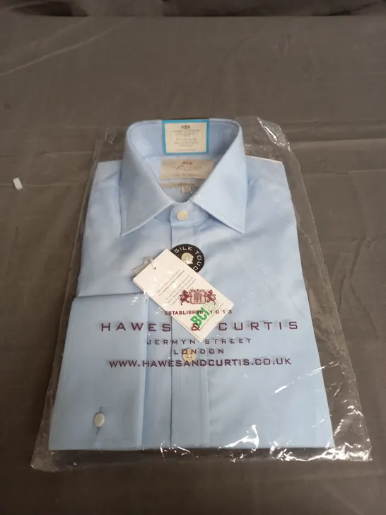 HAWES & CURTIS FITTED SLIM SHIRT IN LIGHT BLUE SIZE 14.5/33