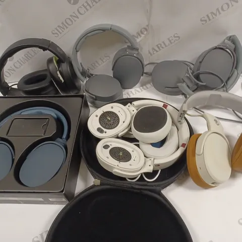 LOT OF 6 ASSORTED PAIRS OF DAMAGED SKULL CANDY HEADPHONES