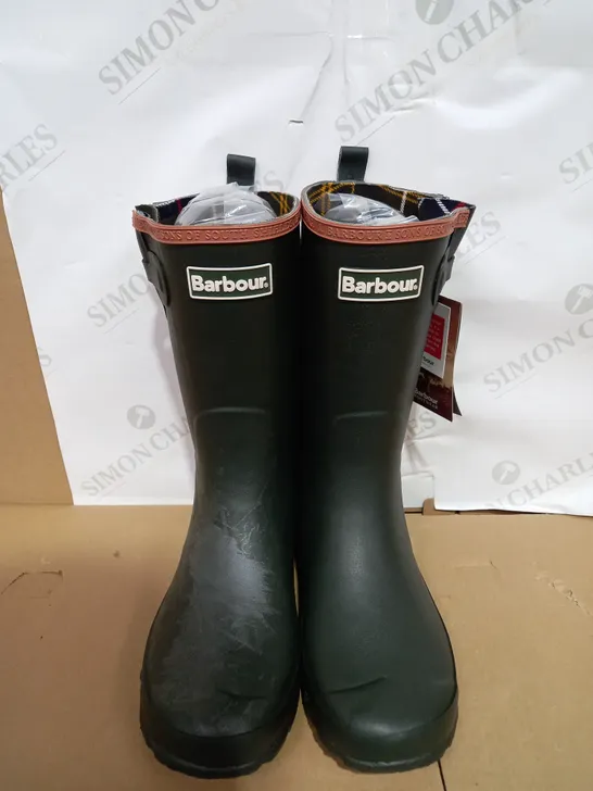 BOXED PAIR OF BARBOUR WELLIES SIZE 5