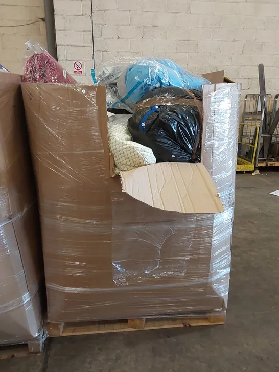 PALLET OF ASSORTED BEDROOM AND COMFORT BASED PRODUCTS TO INCLUDE; PILLOWS, SUPPORT SEAT CUSHIONS AND SIMILARLY RELATED GOODS