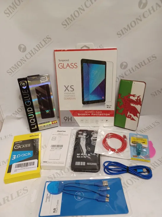 BOX OF APPROXIMATELY 30 ASSORTED SMARTPHONE & TABLET ACCESSORIES TO INCLUDE CHARGING CABLES, CASES, SCREEN PROTECTORS ETC