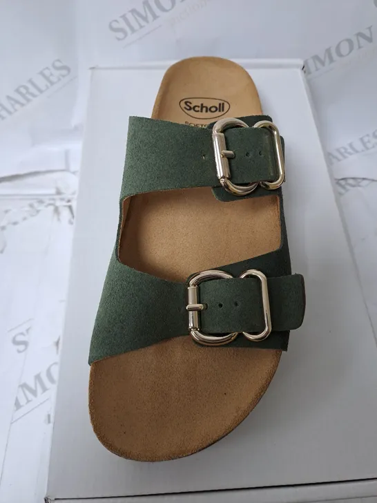 BOXED SCHOLL SANDLES IN GREEN SIZE 6