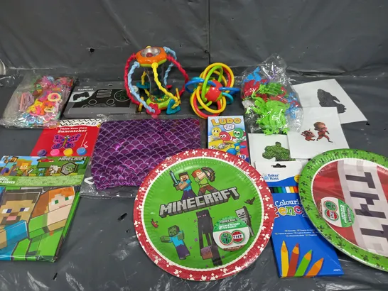 BOX OF ASSORTED TOYS AND GAMES TO INCLUDE BABY TOYS, LUDO AND MINECRAFT PAPER PLATES