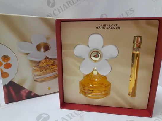 MARC JACOBS DAISY LOVE 50ML EAU DE TOILETTE GIFT SET