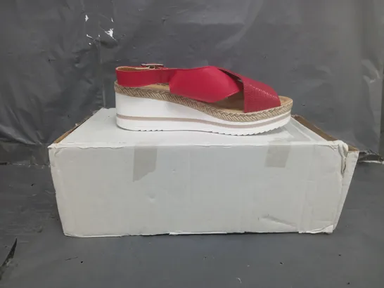 ADESSO CROSS WEDGE SANDALS RED SIZE 6