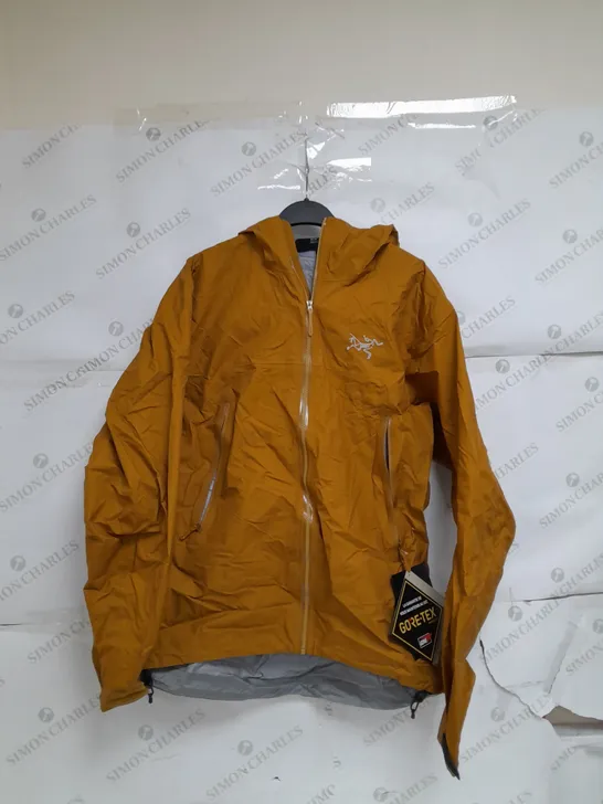 ARCTERYX MEDIUM GORETEX BETA JACKET IN MUSTARD 