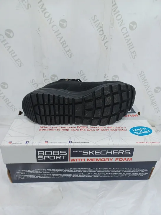 BOXED BOB'S SPORT SPARROW 2.0 FROM SKECHERS LADIES BLACK TRAINERS SIZE 10 WITH MEMORY FOAM