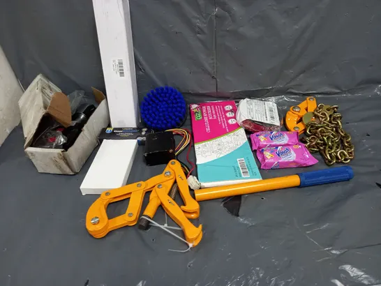 BOX OF ASSORTED HOUSEHOLD ITEMS TO INCLUDE VANSIH, ASSORTED TOOLS AND DOOR MINDER