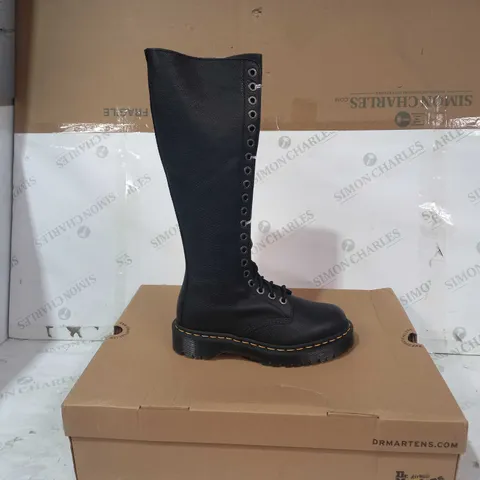 BOXED PAIR OF DR MARTENS BELOW KNEE LEATHER BOOTS IN BLACK UK SIZE 5