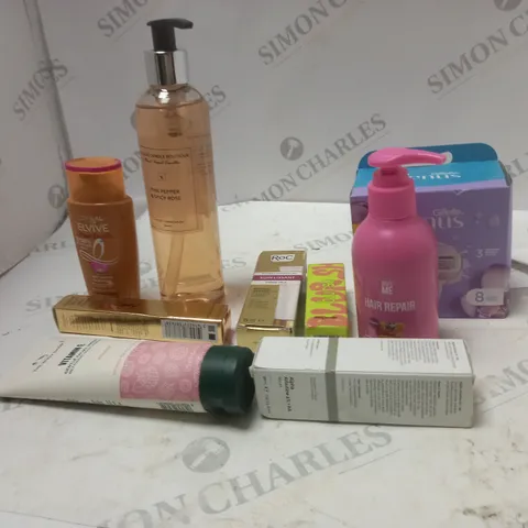 BOX OF ASSORTED COSMETIC ITEMS TOO INCLUDE SHAVERS , CREAMS AND SHAMPOOS 